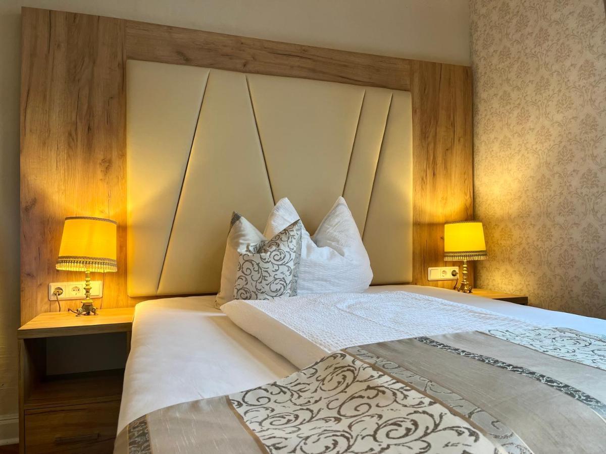 Hotel Stadtvilla Laux メルツィッヒ エクステリア 写真
