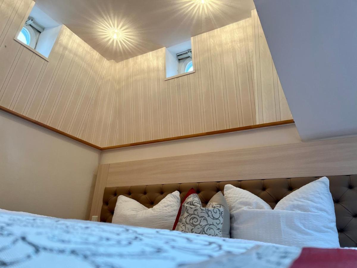 Hotel Stadtvilla Laux メルツィッヒ エクステリア 写真