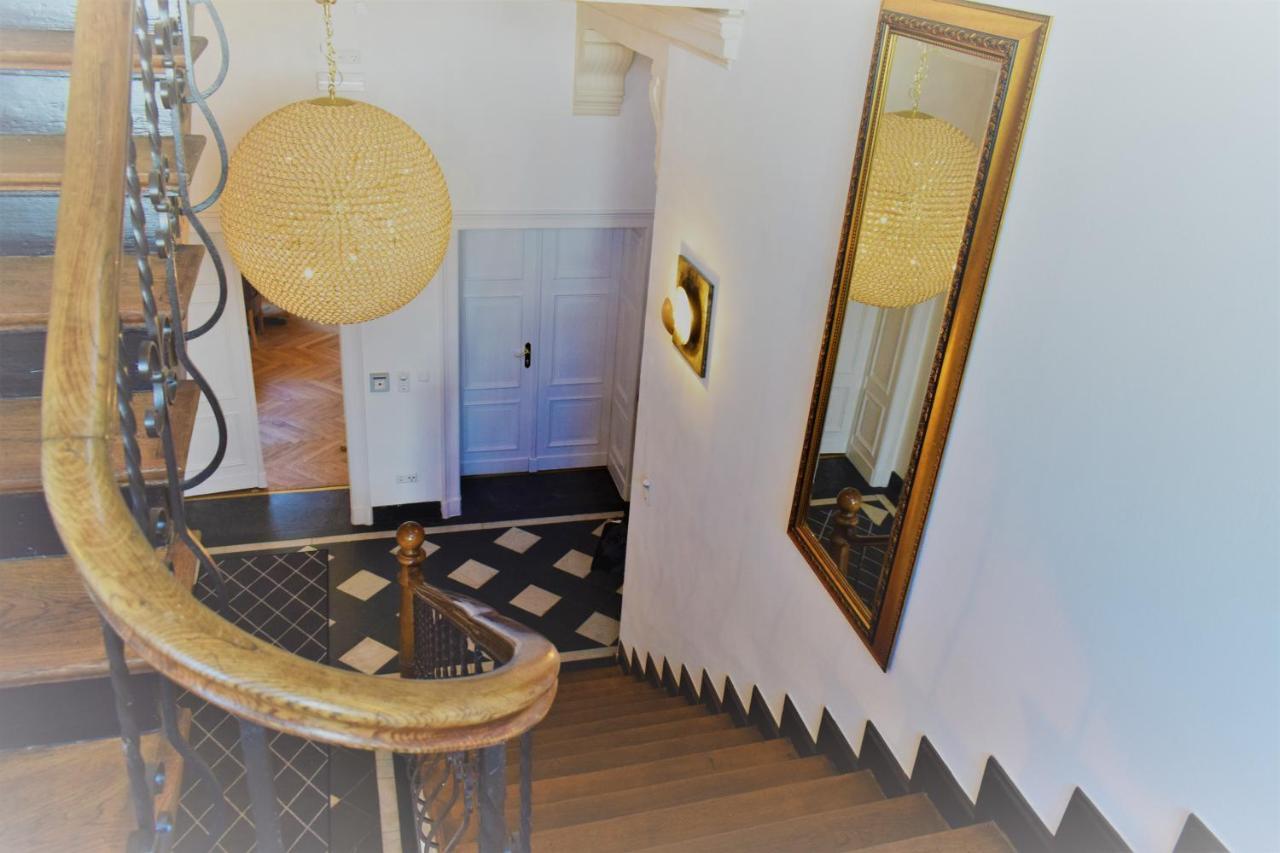 Hotel Stadtvilla Laux メルツィッヒ エクステリア 写真