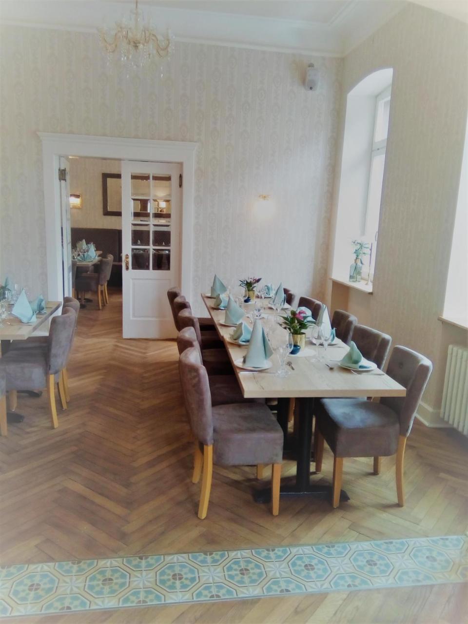 Hotel Stadtvilla Laux メルツィッヒ エクステリア 写真